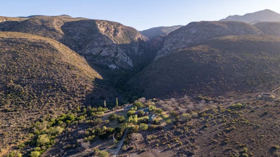 5 Bedroom Property for Sale in Uitenhage Rural Eastern Cape